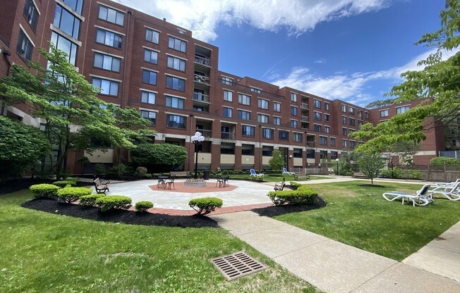2 beds, 2 baths, 1,050 sqft, $4,150, Unit 510