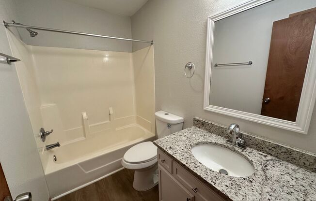 2 beds, 1 bath, 1,100 sqft, $1,495, Unit 44-201