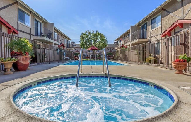 2 beds, 2 baths, $2,250, Unit 03