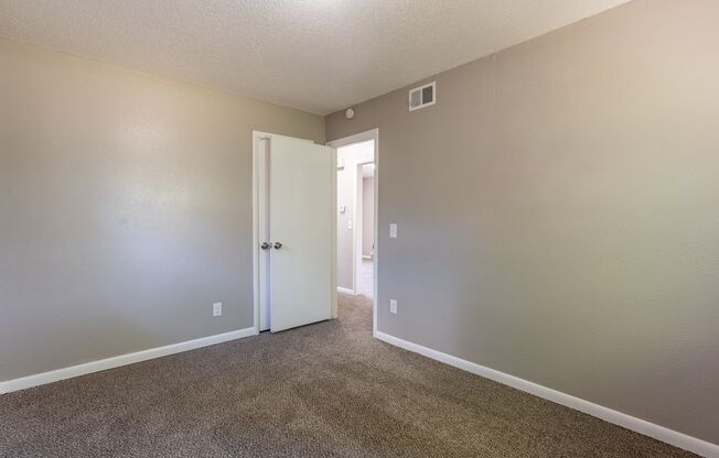 5 beds, 1 bath, $1,700