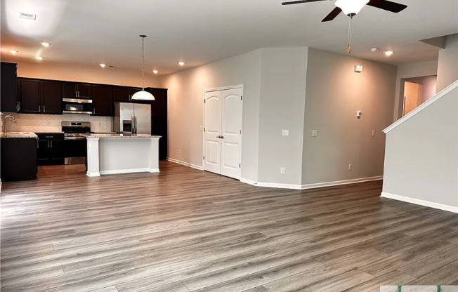 542 SESSILE OAK DR