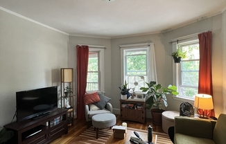 3 beds, 1 bath, $3,000, Unit 1