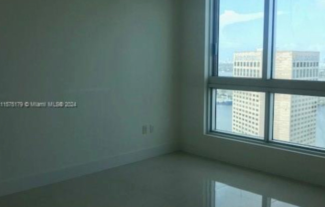Stunning 2Bed/ 2Bath residence for rent at MET1