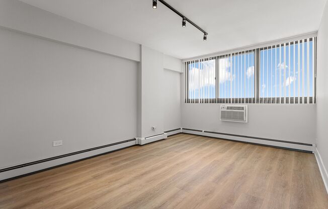 3 beds, 1.5 baths, 1,001 sqft, $3,300, Unit 12C