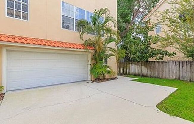 Private Townhouse in Heart of South Tampa