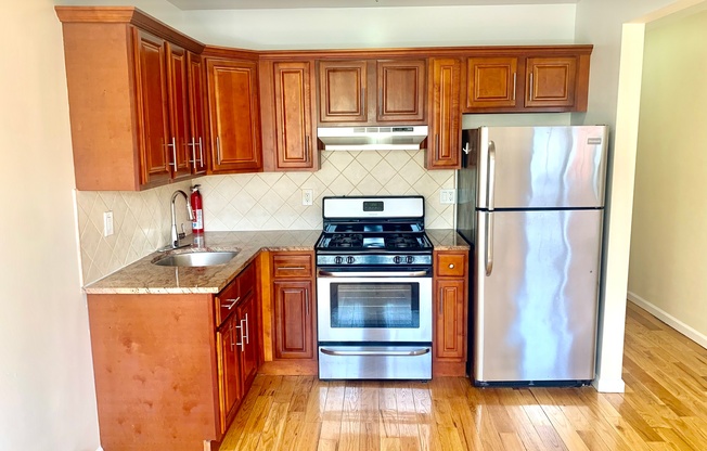 449 E 53 ST