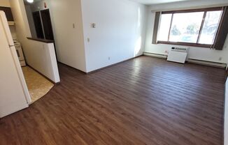 2 beds, 1 bath, $925, Unit Unit 6