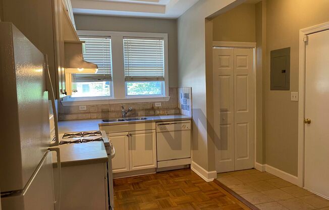 Charming 2/1 in Virginia Highlands!