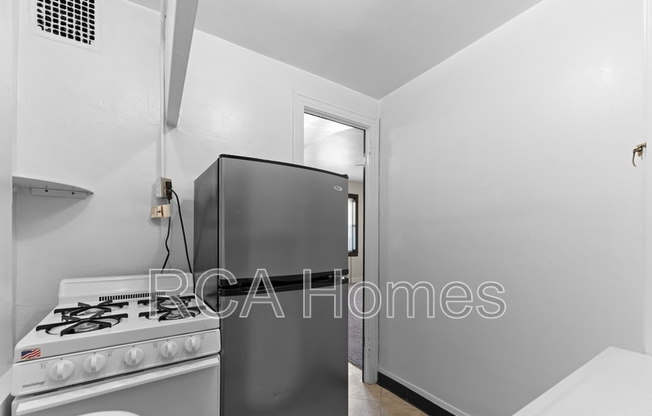 37 W SAINT CLAIR ST