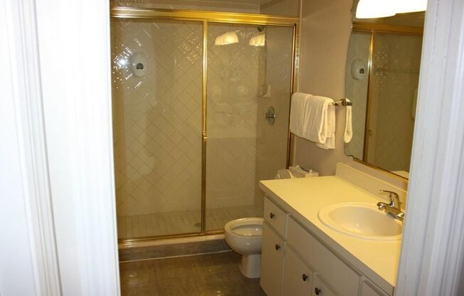 2 beds, 2 baths, $1,685, Unit Unit 1115