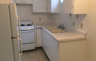 1 bed, 1 bath, $850, Unit 145 10th Avenue W, #4