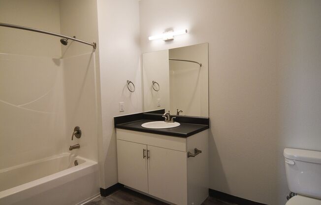 1 bed, 1 bath, 673 sqft, $929, Unit 137