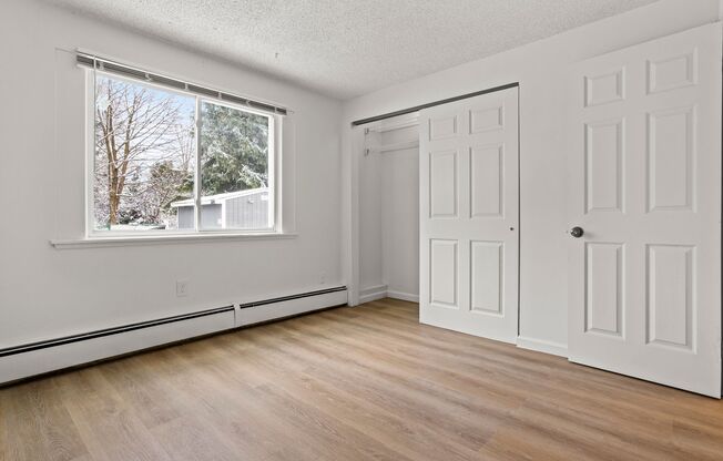 3 beds, 1 bath, 850 sqft, $1,500, Unit 5015-5