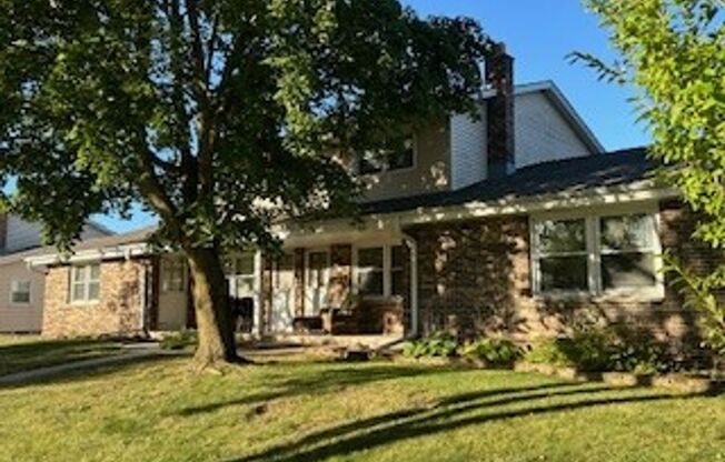 708-722 S River Road