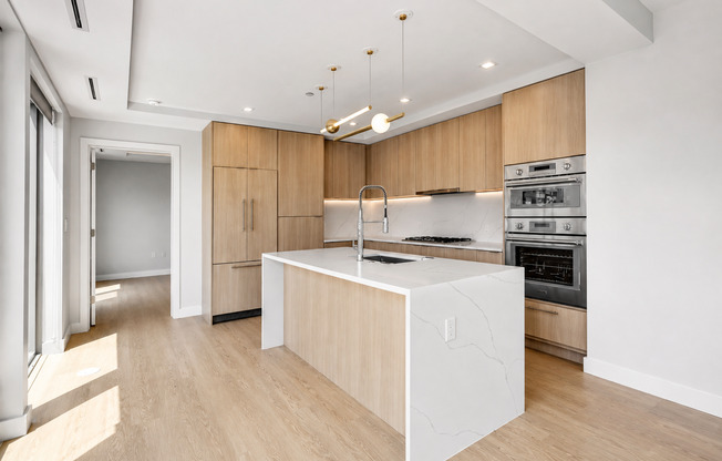 3 beds, 2 baths, 1,487 sqft, $6,995, Unit PH901
