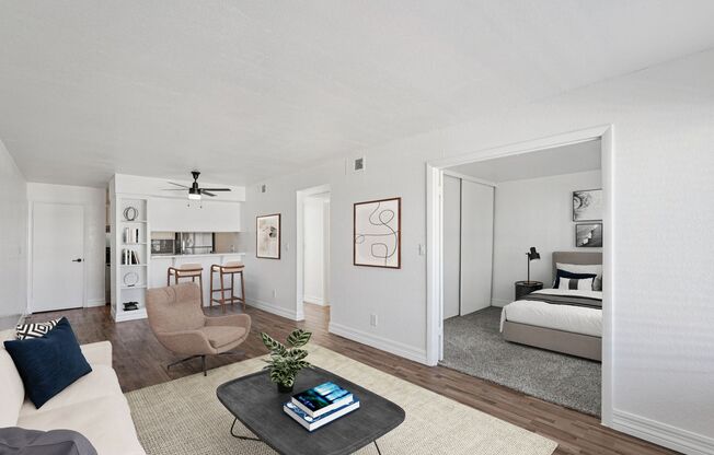 2 beds, 1 bath, 780 sqft, $1,348, Unit 25