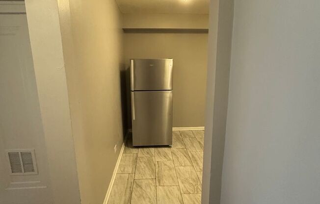 2 beds, 1 bath, $1,860, Unit 1119-2S