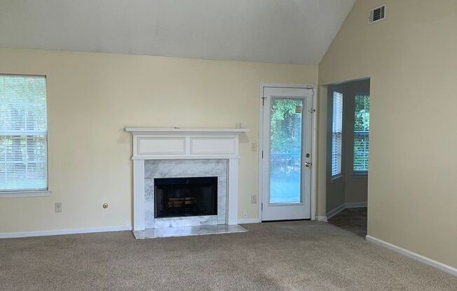 Spacious 3 Bed/2 Bath Ranch in on Quiet Well Kept Street!!