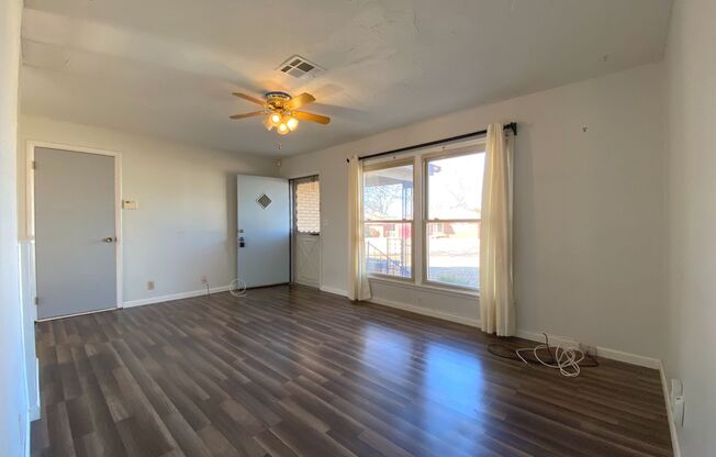 2 beds, 1 bath, $1,195