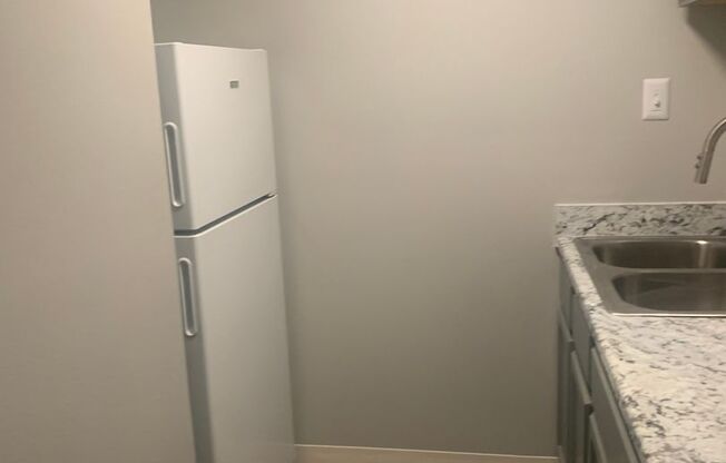 1 bed, 1 bath, 560 sqft, $785, Unit 2800-102