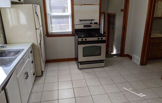 3 beds, 1 bath, $1,395