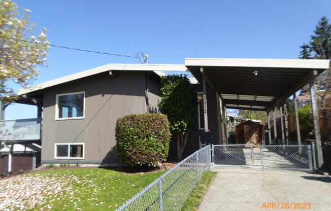 Beautiful 4 Bed 3 Bath Spacious Home in Renton