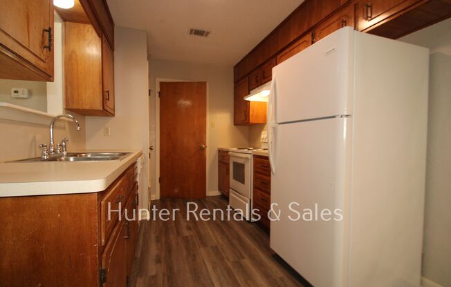 2 beds, 1.5 baths, $850