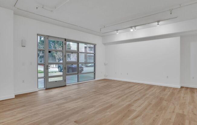 EPIC REA - Modern-Style 1 BR/1 BA Condo in the Heart of South Beach