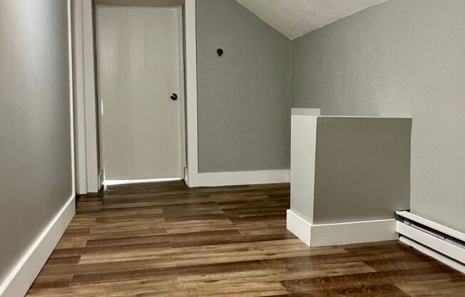 Amazing 5 Bedroom 2Bathroom Duplex in St Paul!!!