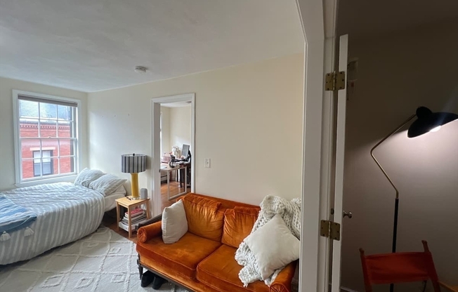 61 W Cedar St 5