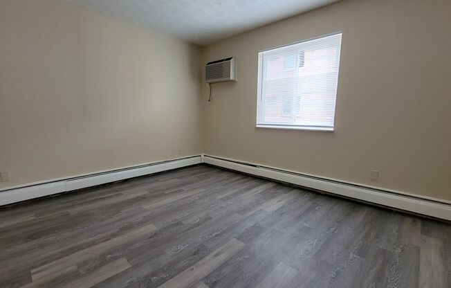2 beds, 1 bath, 1,000 sqft, $1,200, Unit Apt 7