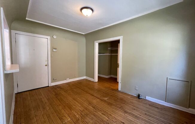 Studio, 1 bath, $825, Unit 06