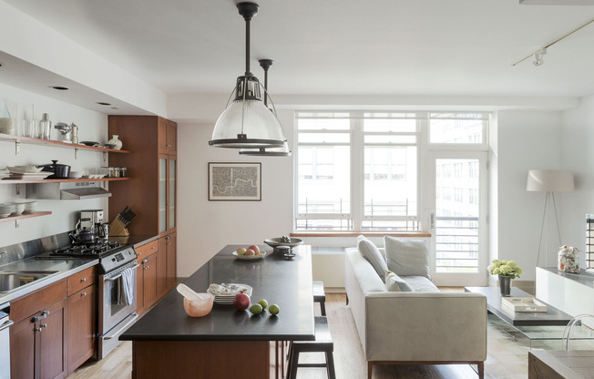 1 bed, 2 baths, $6,095, Unit 9B