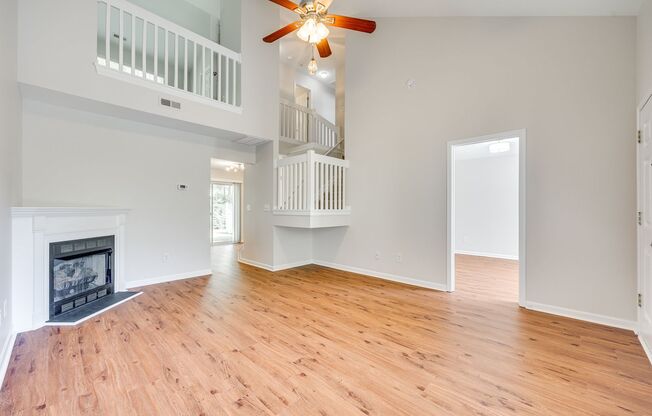 Beautiful 2 Bed 2.5 bath townhome in Bennington Place with an open loft!