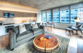 150 N DESPLAINES
