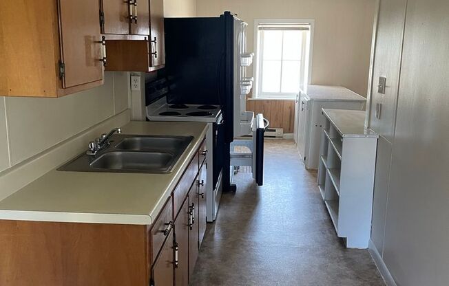 2 beds, 1 bath, $900