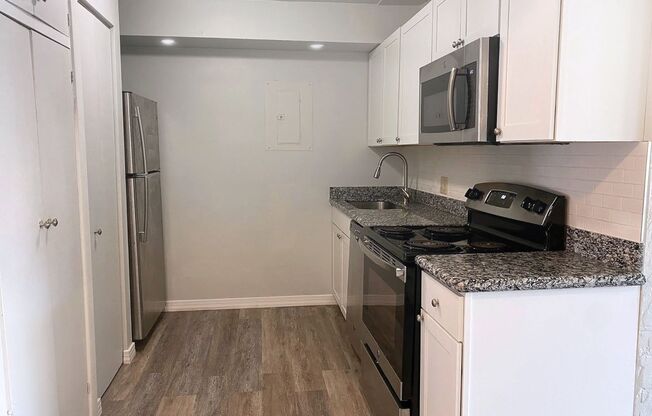 2 beds, 1 bath, 885 sqft, $1,625, Unit Unit 1