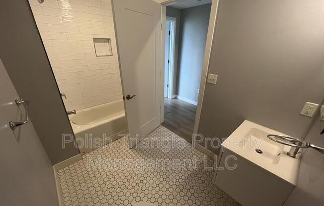 35 S HUNTINGTON AVE