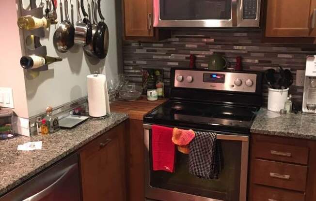 Studio, 1 bath, $1,800, Unit 06