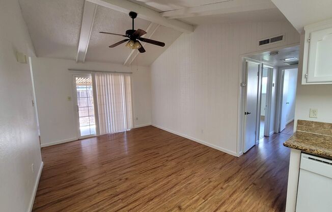 2 beds, 1 bath, 920 sqft, $1,795, Unit 5415