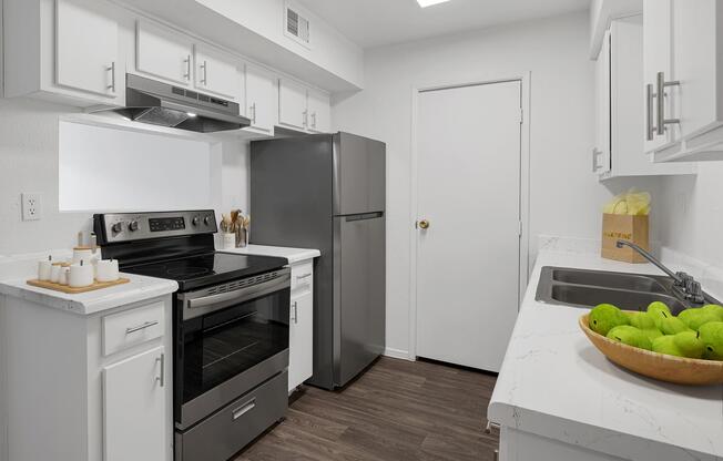 2 beds, 1 bath, 890 sqft, $1,340