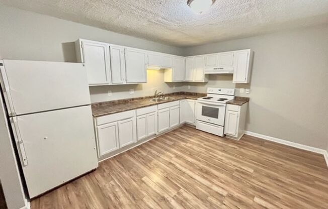 2 beds, 1 bath, 905 sqft, $875, Unit Unit A