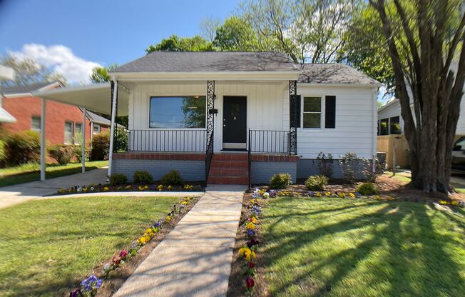 Adorable Bungalow Next to Downtown Raleigh!