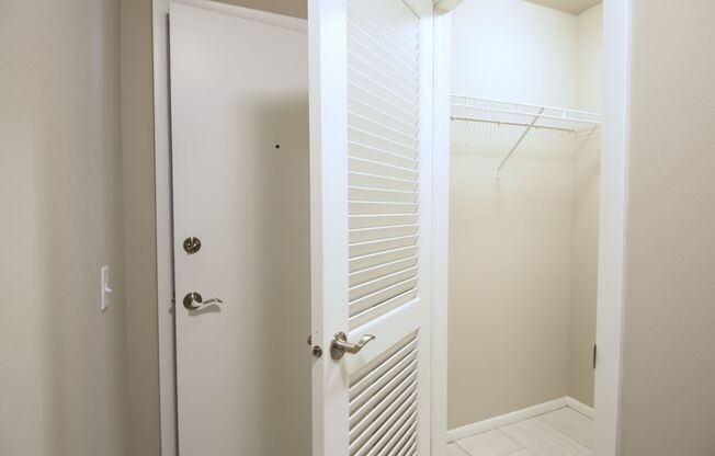 3 beds, 2 baths, 1,300 sqft, $2,480, Unit 3111-5