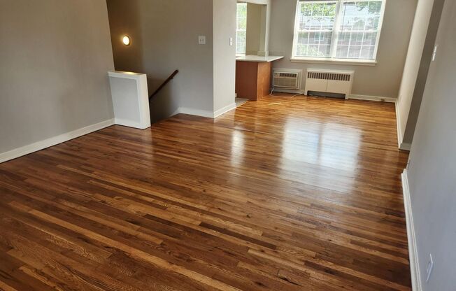 2 beds, 1 bath, 897 sqft, $2,335, Unit G-20