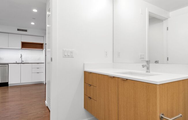 1 bed, 1 bath, 733 sqft, $3,900, Unit 616