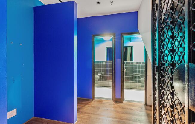 407 W 39 ST