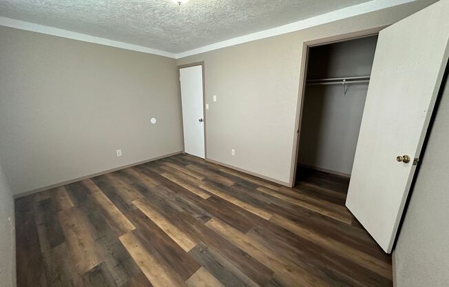 2 beds, 1 bath, $1,200