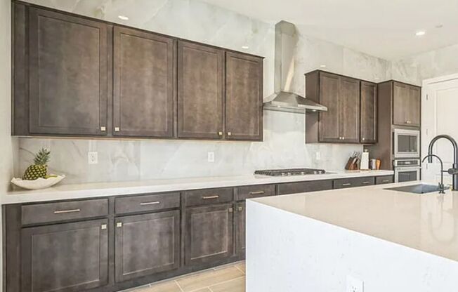 4 beds, 3.5 baths, $4,200