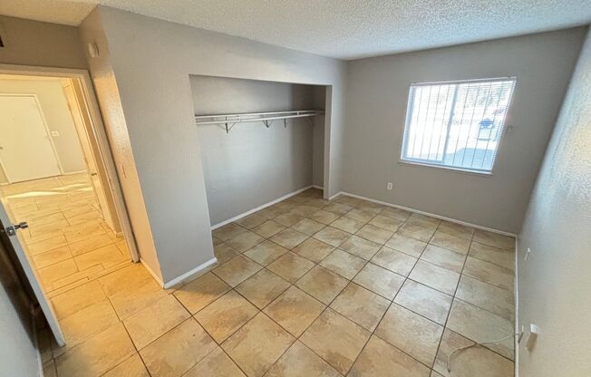 2 beds, 1 bath, $1,095, Unit 1